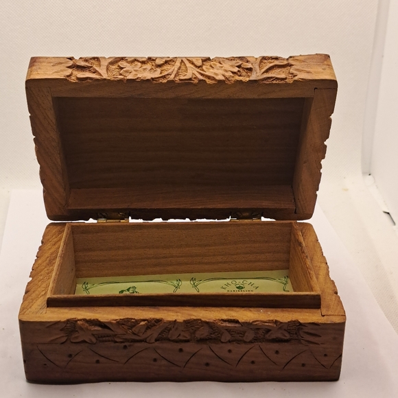 Vintage Indian hand carved wooden trinket box, jewellery box, Boho decor, ethnic - Picture 2 of 8